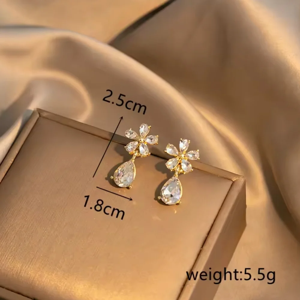 Gold Sparkling Flower Earrings